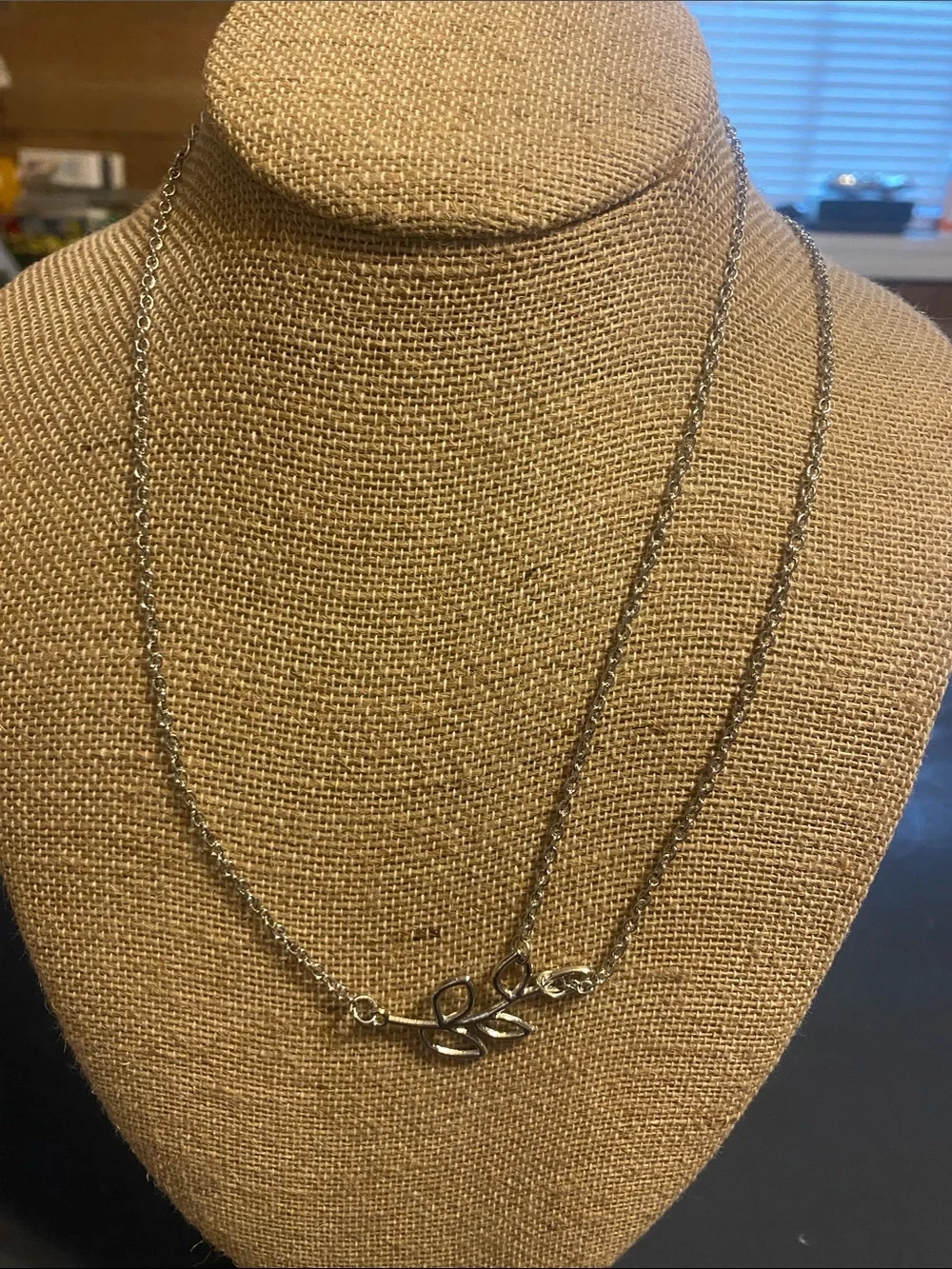 Delicate Silver Leaf Pendant Necklace - Women's Jewelry
